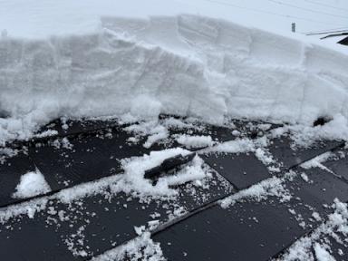 屋根の雪下ろし